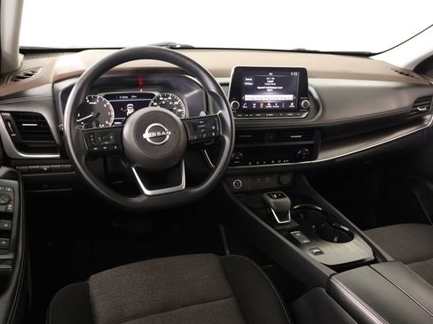 Used 2023 Nissan Rogue SV FWD image 4