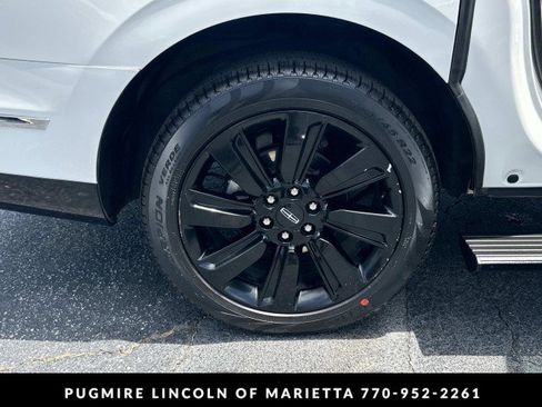 Used 2023 Lincoln Navigator L Black Label AWD/4WD image 18