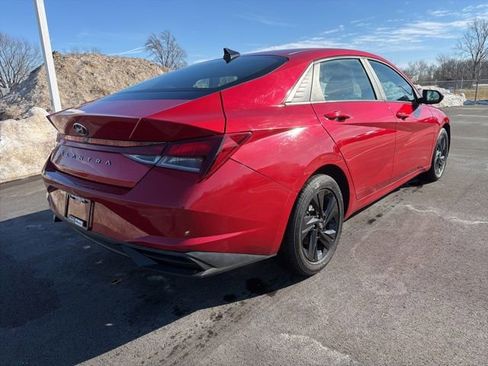 Used 2021 Hyundai Elantra SEL image 5