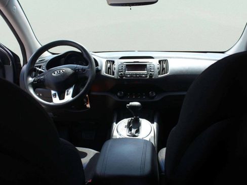 Used 2011 Kia Sportage LX w/ Convenience Pkg FWD image 9