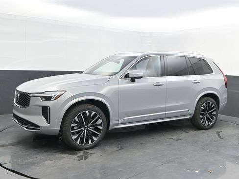 New 2026 Volvo XC90 B6 Plus w/ Protection Package Premier image 5