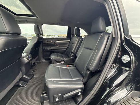 Used 2015 Toyota Highlander XLE AWD/4WD image 24