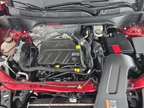 Used 2025 Chevrolet Trax LT FWD image 34
