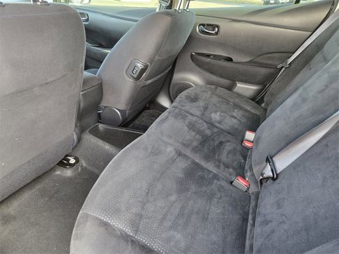 Used 2015 Nissan Leaf SV w/ Premium Package image 21