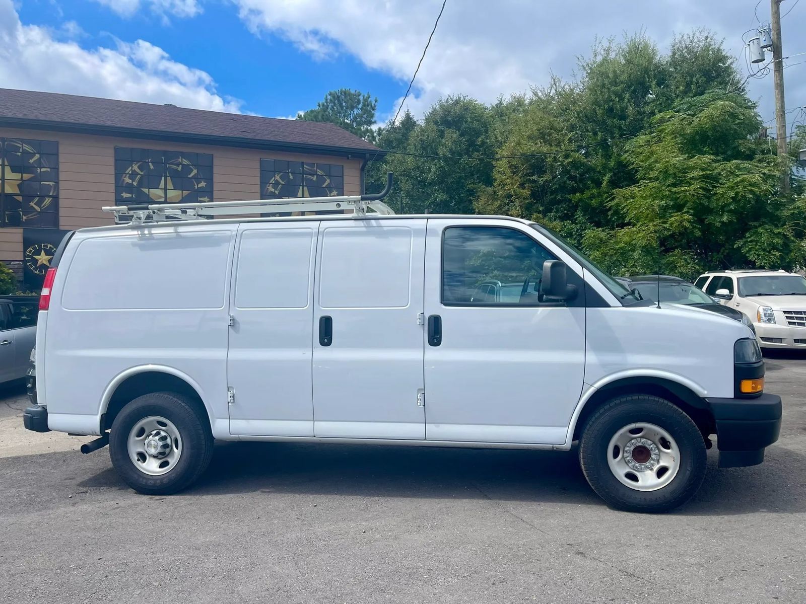 Used 2022 Chevrolet Express 2500 w/ Driver Convenience Package RWD image 2