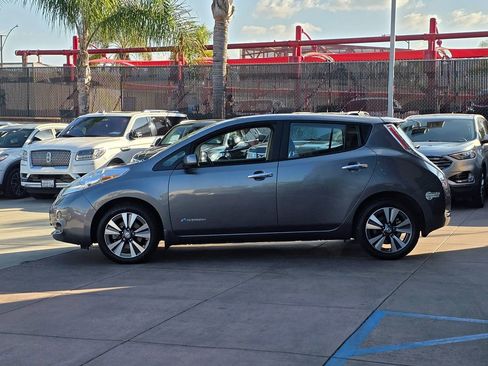 Used 2015 Nissan Leaf SV image 9