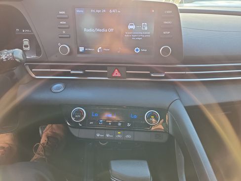 Used 2021 Hyundai Elantra SEL w/ Cargo Package FWD image 4