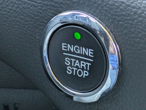 Used 2015 Ford Edge SEL w/ Equipment Group 201A image 27