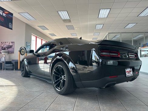 Used 2021 Dodge Challenger SRT Hellcat Redeye image 6