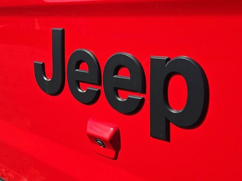 New 2025 Jeep Gladiator Sport image 5