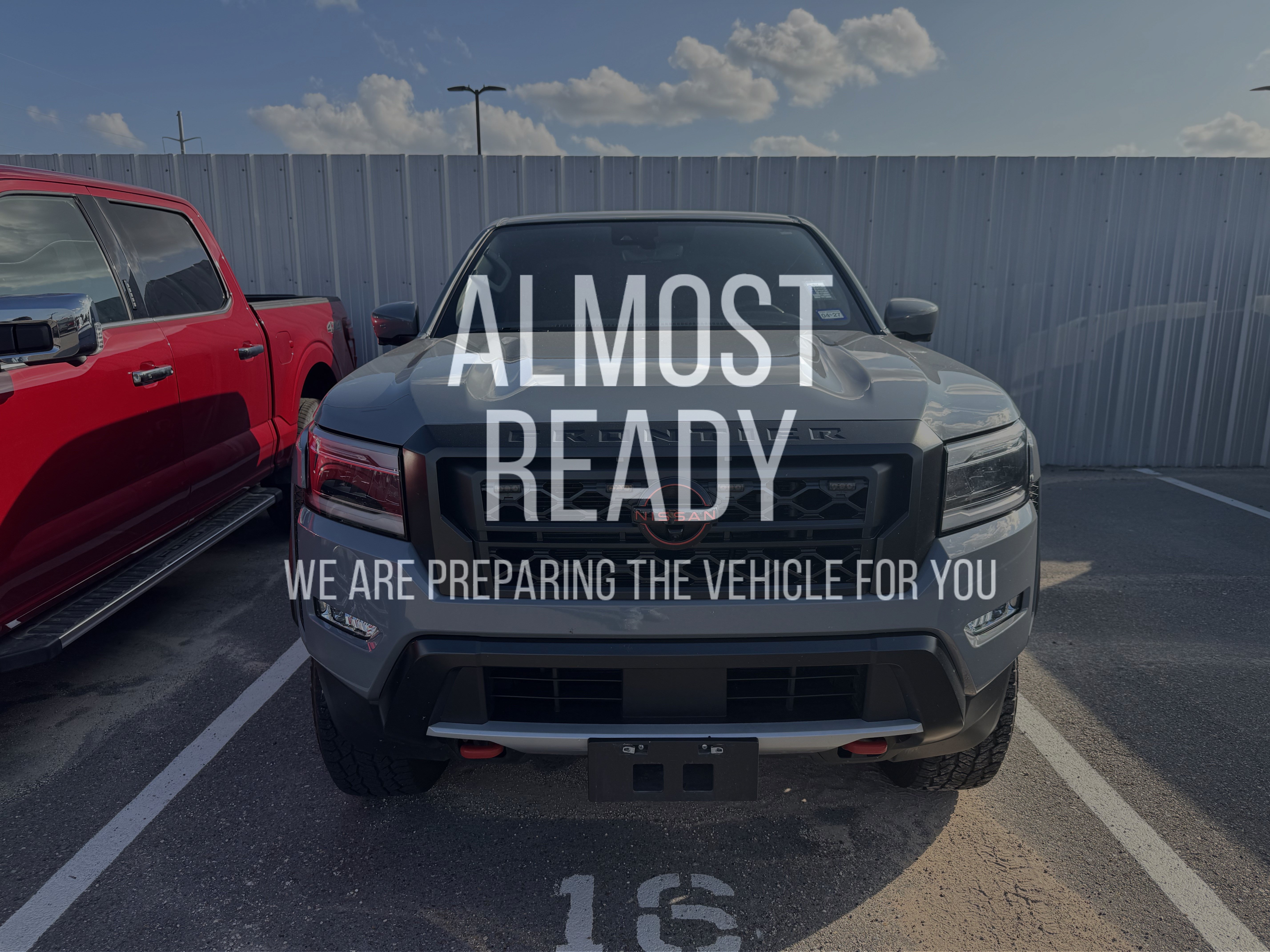 Used 2022 Nissan Frontier Pro-X RWD image 1