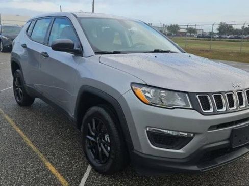 Used 2018 Jeep Compass Sport image 6