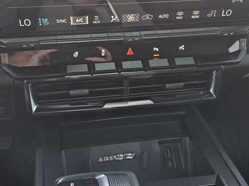 New 2026 GMC Hummer EV 4x4 Crew Cab image 14