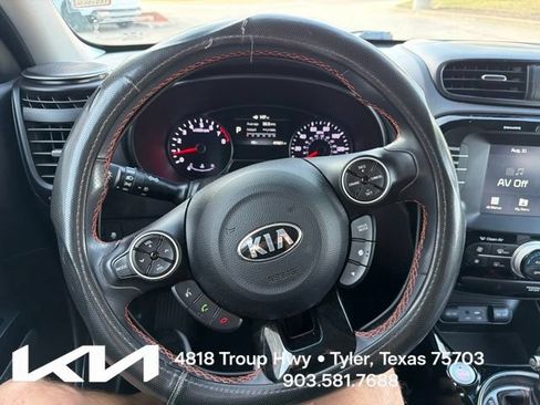 Used 2018 Kia Soul ! FWD image 18