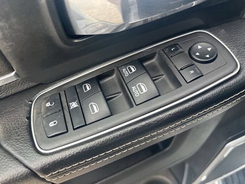Used 2022 RAM 2500 Laramie AWD/4WD image 16