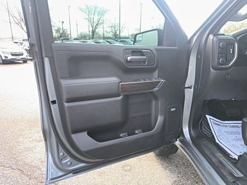 Used 2021 Chevrolet Silverado 1500 LT Trail Boss w/ Convenience Package II image 10