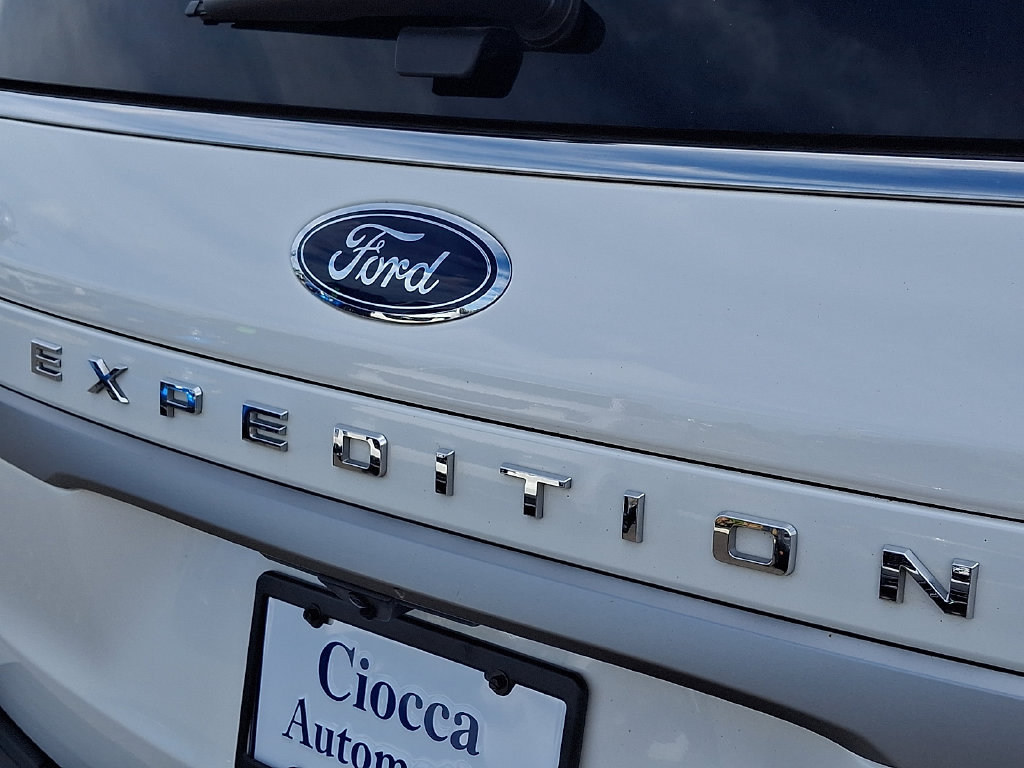 Used 2024 Ford Expedition XLT AWD/4WD image 32