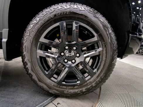 Used 2025 Chevrolet Silverado 1500 LT Trail Boss w/ Convenience Package II AWD/4WD image 35
