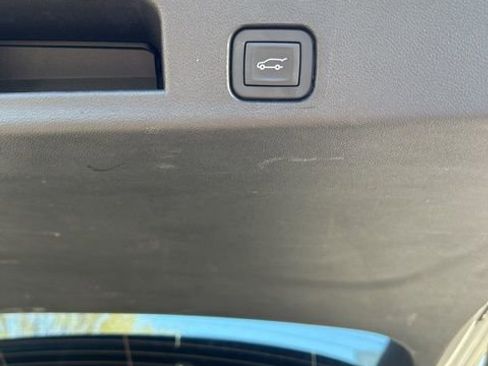 Used 2025 GMC Acadia Elevation AWD/4WD image 23