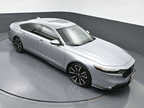 Used 2023 Honda Accord Touring image 41