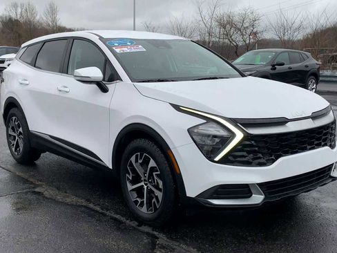 Used 2023 Kia Sportage EX image 2