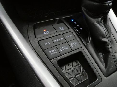 Certified 2024 Toyota RAV4 XLE w/ Convenience Package image 33