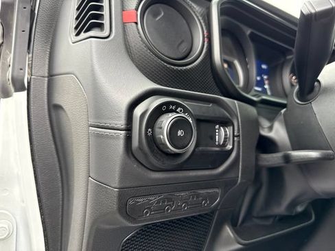 Used 2025 Jeep Wrangler Unlimited Rubicon AWD/4WD image 28