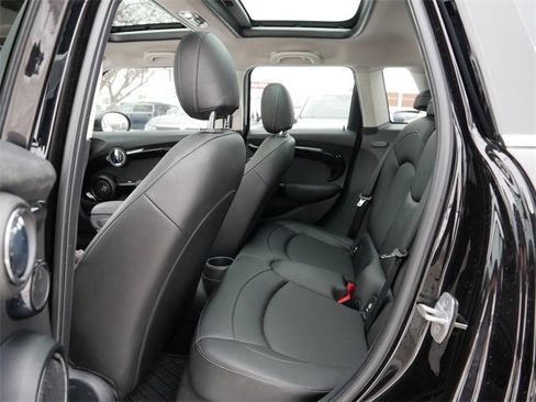 Used 2020 MINI Cooper 4-Door Hardtop w/ Premium Package image 17