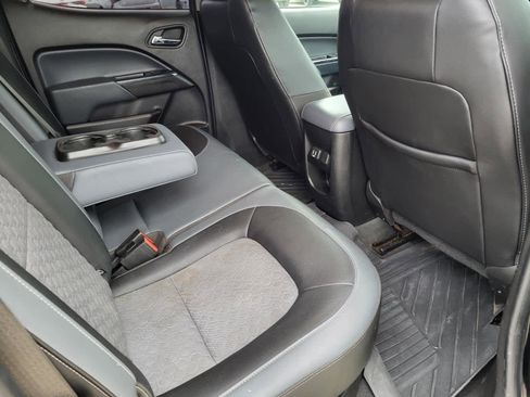 Used 2021 Chevrolet Colorado Z71 w/ Z71 Midnight Edition image 11