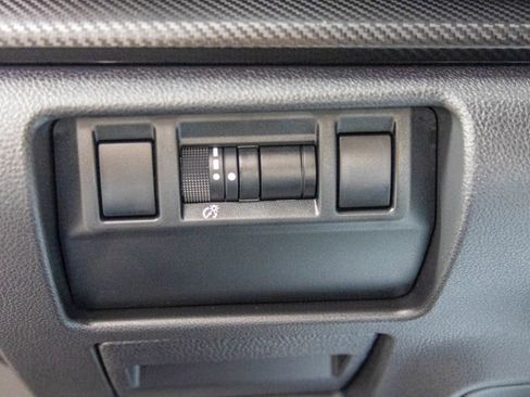 Used 2024 Subaru Crosstrek 2.0i Premium w/ Crosstrek Mirror Package image 20