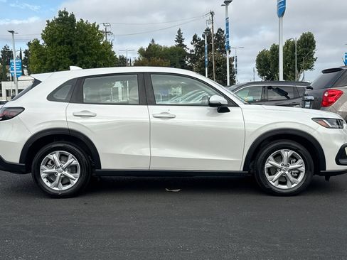 Used 2024 Honda HR-V LX image 8