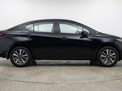Used 2025 Nissan Versa SV FWD image 11