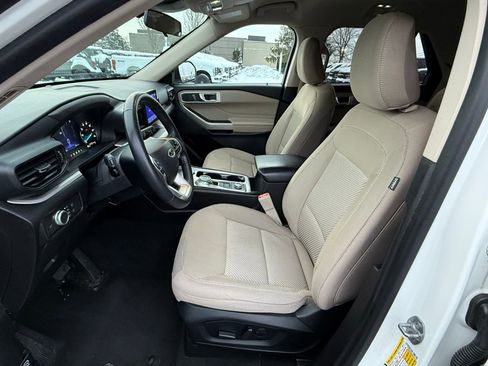 Certified 2022 Ford Explorer XLT image 12