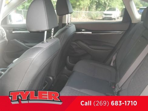 Used 2025 Kia Seltos S AWD/4WD image 38