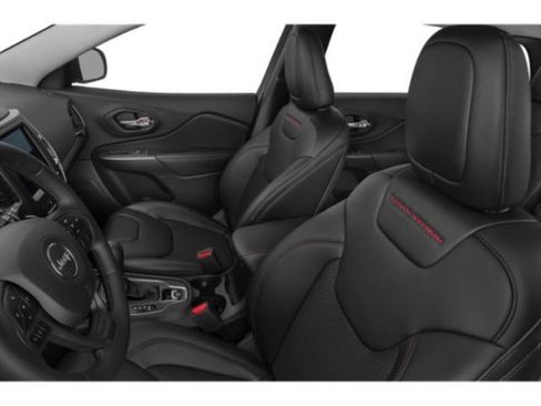 Used 2019 Jeep Cherokee Trailhawk image 9