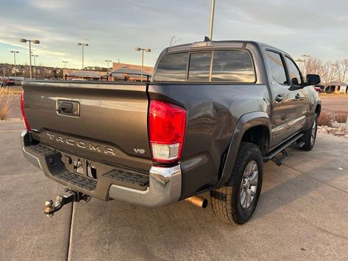 Used 2017 Toyota Tacoma SR5 w/ Tow Package image 8