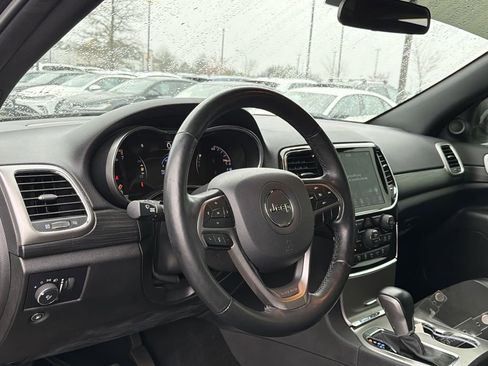 Used 2021 Jeep Grand Cherokee Laredo X image 7