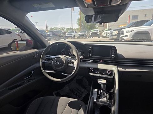 Used 2023 Hyundai Elantra SEL w/ Cargo Package FWD image 5