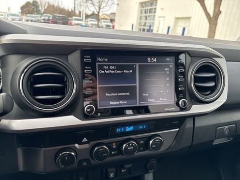 Used 2021 Toyota Tacoma SR5 w/ Trail Edition image 15