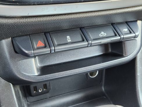 Used 2019 Chevrolet Colorado LT w/ LT Convenience Package AWD/4WD image 23