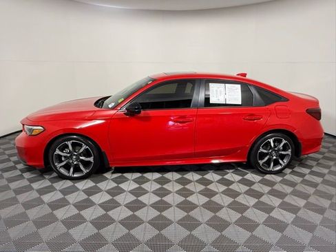 Used 2025 Honda Civic Sport Touring image 3