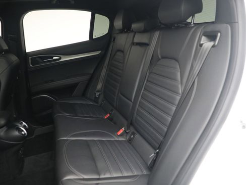 Used 2023 Alfa Romeo Stelvio Veloce AWD/4WD image 18