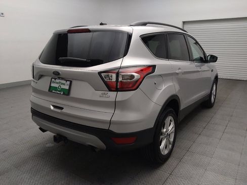 Used 2017 Ford Escape SE w/ SE Leather Comfort Package FWD image 9