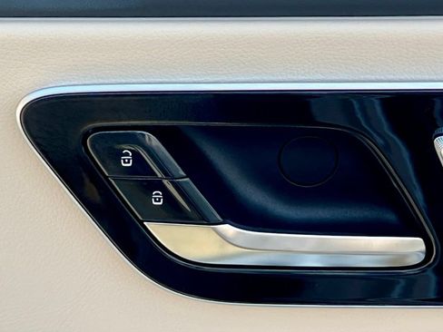 Certified 2026 Mercedes-Benz CLE 300 4MATIC Cabriolet image 38