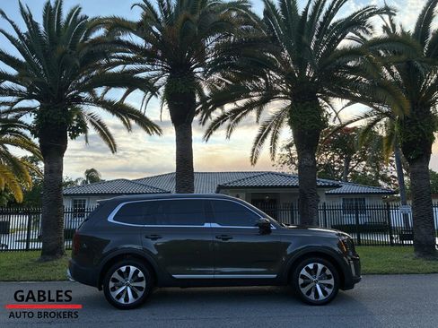 Used 2020 Kia Telluride S AWD/4WD image 2