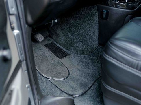 Used 2023 Chevrolet Express 2500 image 39