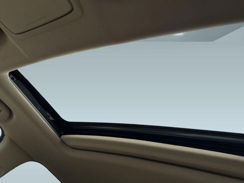 Used 2022 Honda CR-V Touring image 16