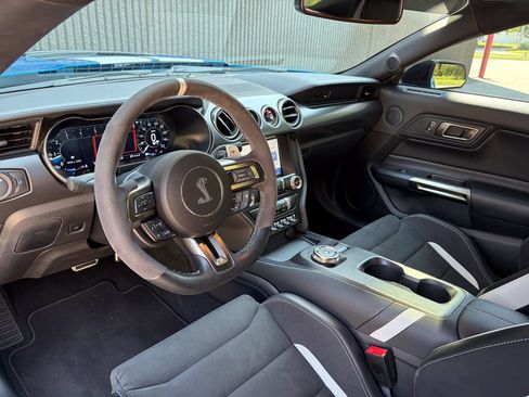 Used 2021 Ford Mustang Shelby GT500 w/ Technology Package RWD image 11