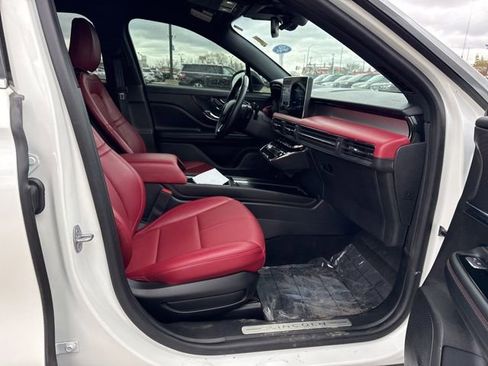 Used 2023 Lincoln Corsair Reserve w/ Rear Removable Package Tray AWD/4WD image 12