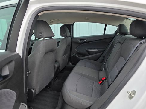 Used 2018 Chevrolet Cruze LT w/ Convenience Package image 22